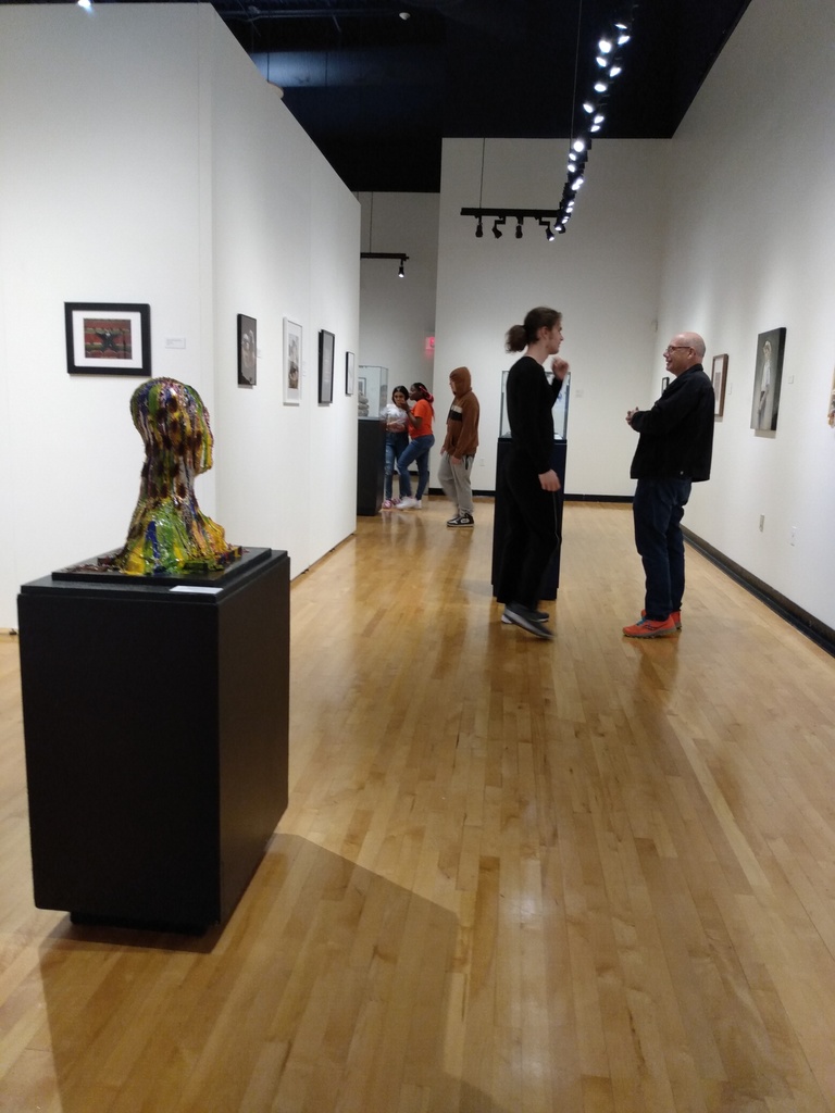Students learn about art at SEMO.